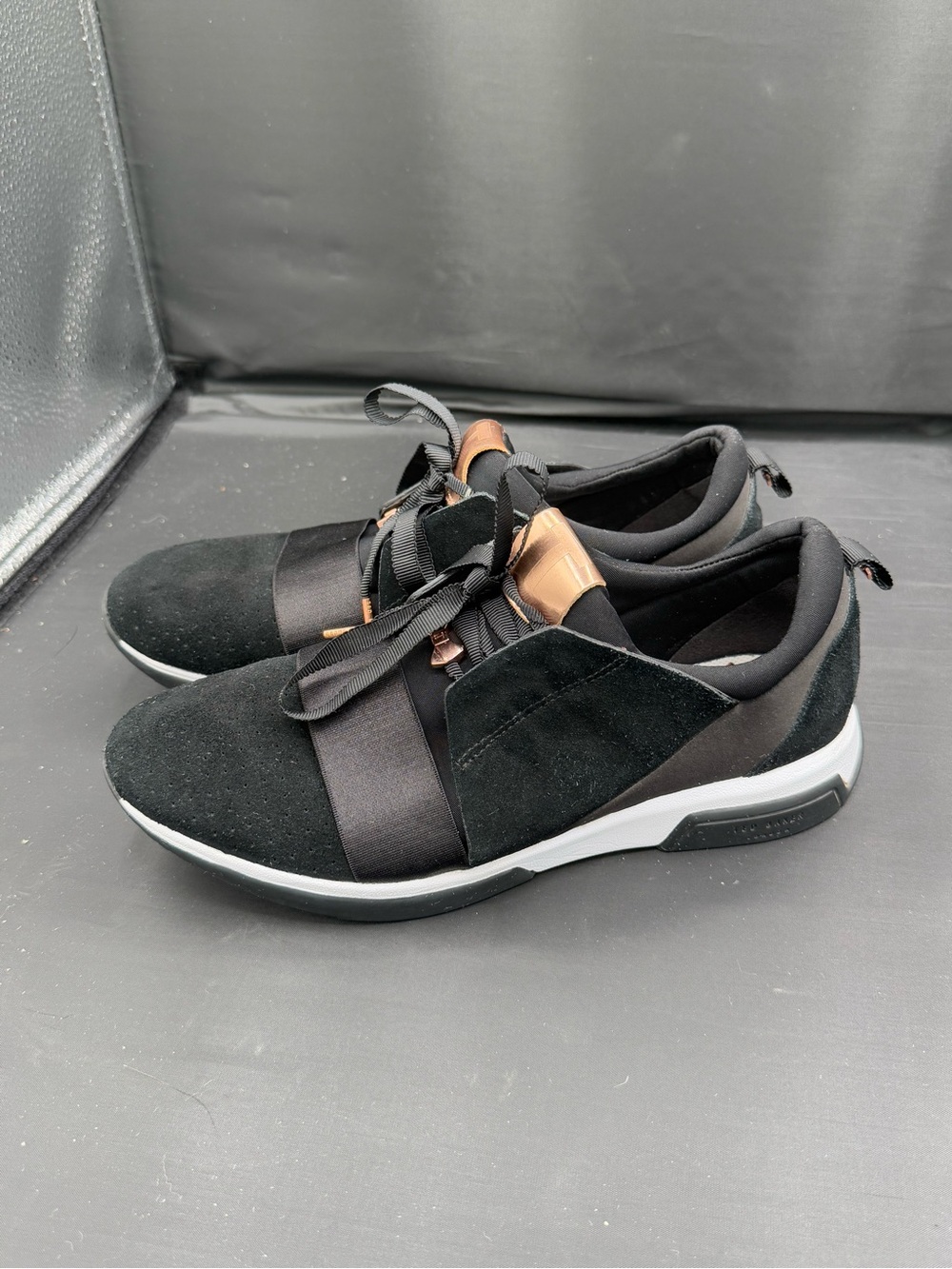 Ted Baker Black Suede Rose Gold Bow Cepap Sneaker Coquette Whimsigoth Sz 8.5 - Picture 8 of 12